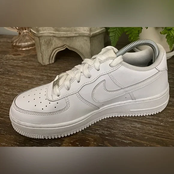 Nike Air Force One 6.5Y Womens 8 Mens 6.5 Classic White Leather Sneakers‎ Shoes